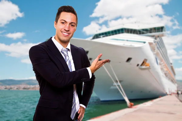 Joven mostrar el Crucero — Foto de Stock