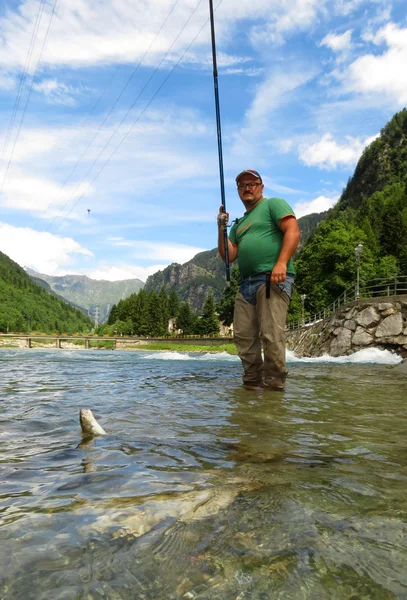 Fischer auf dem Fluss — Stockfoto