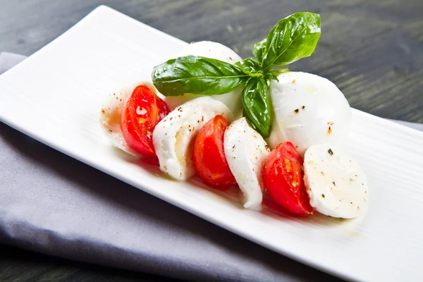 Tomaten und Mozzarella — Stockfoto