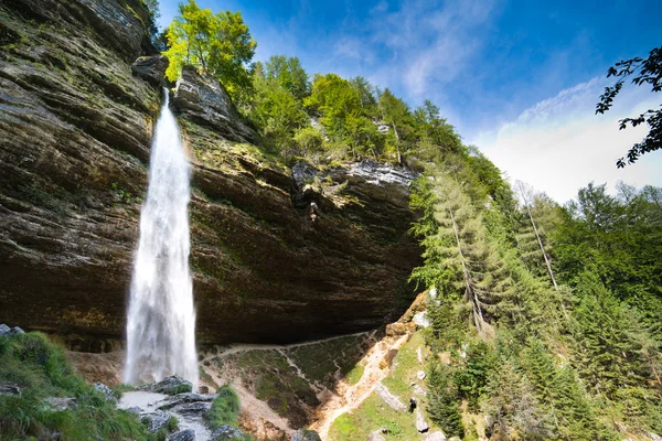 Pericnik waterfall in Julian Alps in Slovenia — Stock Photo, Image