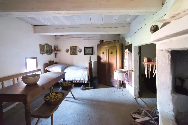 Dentro da antiga casa rural na Polônia XIXth século — Fotografia de Stock