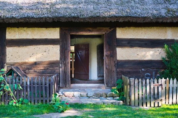 Oud landelijk huis in Polen — Stockfoto