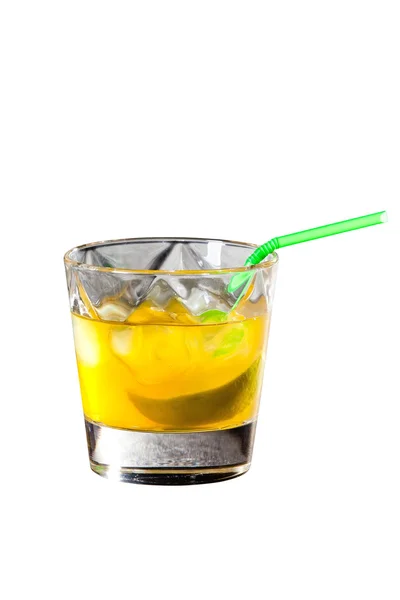 Lemon cocktail isolerad på vit — Stockfoto