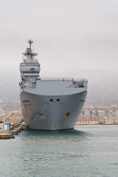 A francia haditengerészet mistral osztály helikopter-hordozó — Stock Fotó