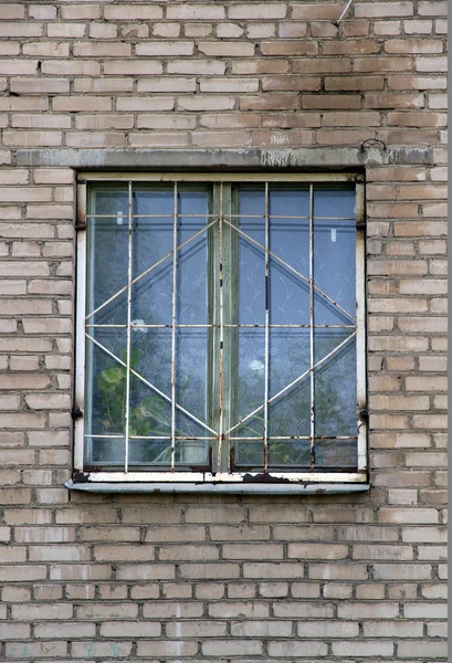 Окно в здании — стоковое фото