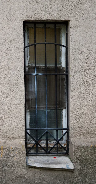 Okna w budynku — Zdjęcie stockowe