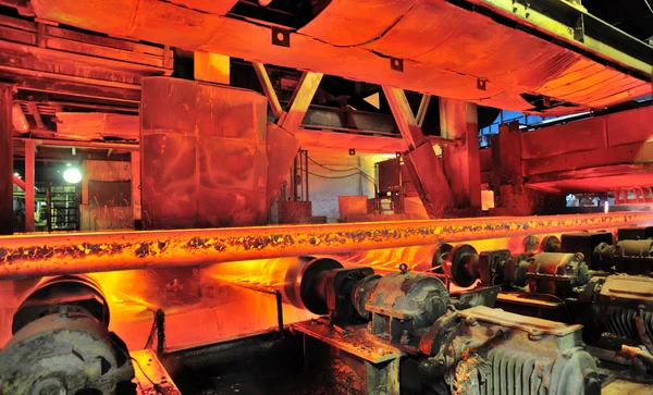 Horká ocel na dopravník — Stock fotografie