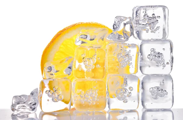 Ice cubes and lemon slice — Stock Photo, Image