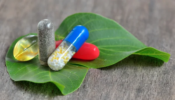 Natural pills — Stock Photo, Image