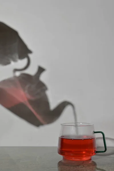 Soyut Bir Kase Çay Dökümü — Stok fotoğraf