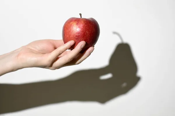 Visual Dissonance Concept Apple Fruit Pear Fruit Shadow — Stock Photo, Image