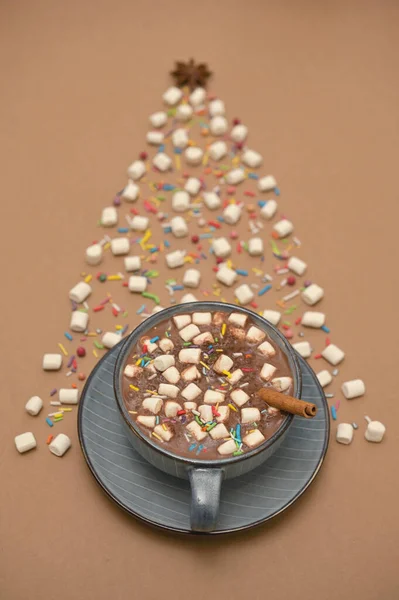 Conceptuele Winterboom Van Warme Chocoladekop Marshmallows — Stockfoto