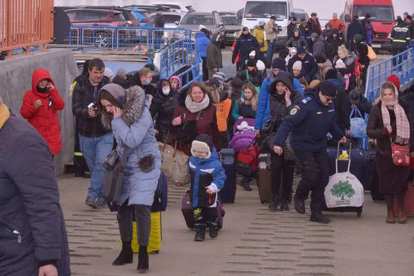Isaccea Roumanie Mars 2022 Les Ukrainiens Réfugiés Marchent Ukraine Isaccée — Photo