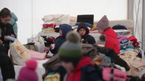 Isaccea Romanya Mart 2022 Mülteci Ukraynalılar Sınırı Geçtikten Sonra Ukrayna — Stok video
