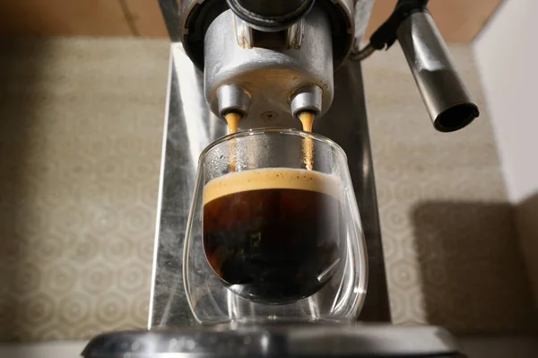 Wide Angle Espresso Machine Espresso Cup Foam — ストック写真