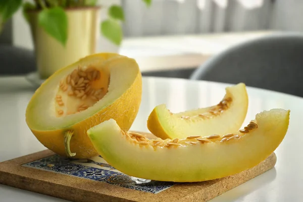 Closeup Sliced Ripe Yellow Melon Table — Stock Fotó