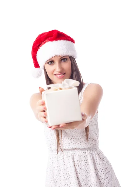 La donna sta facendo un regalo isolato — Foto Stock