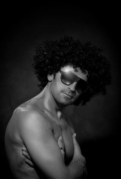 Latino guy - zwart-wit — Stockfoto