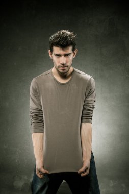 çekmek kopya alanı oluşturmak için onun tshirt