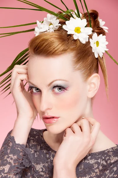 Floreal hairstyle — Stock Photo, Image