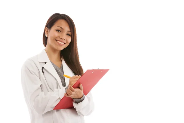 Sonriente médico asiático con carta en sus manos — Foto de Stock