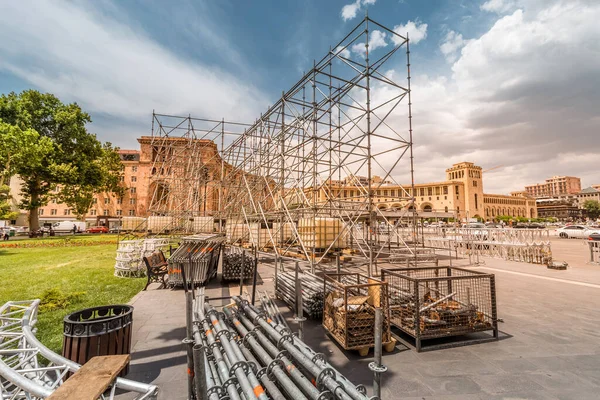 Construction Une Scène Tuyaux Métalliques Sur Place Erevan Pour Rassemblement — Photo