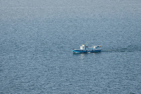 Barco Transbordador Barco Pesquero Que Transporta Pasajeros Lago Sevan Armenia — Foto de Stock