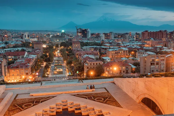 Mei 2021 Jerevan Armenië Nachtzicht Vanaf Het Cascade Monument Tot — Stockfoto