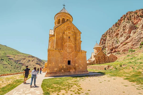 Mayo 2021 Noravank Armenia Muchos Turistas Visitantes Han Venido Una — Foto de Stock