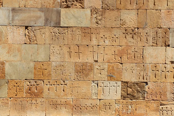 Stěna Starobylého Arménského Kláštera Nebo Kostela Kříži Vytesanými Kamene Jako — Stock fotografie