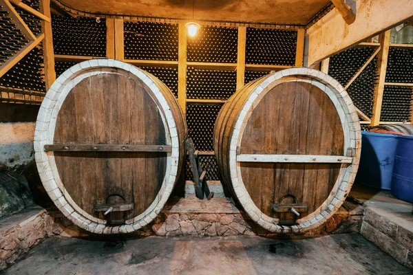 Grande Vino Botti Legno Cognac Nella Cantina Della Cantina Processo — Foto Stock