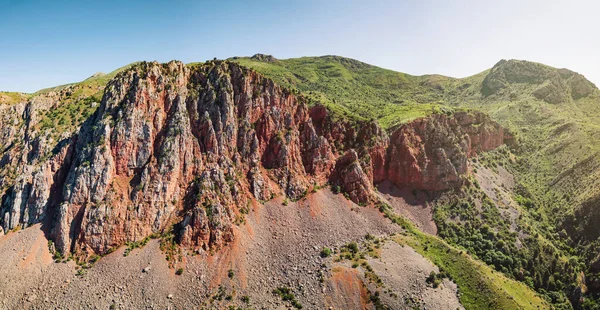 Vista Aérea Famosas Rocas Rojas Cerca Del Monasterio Noravank Armenia — Foto de Stock