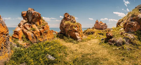 Панорамный Живописный Вид Знаменитый Древний Монастырь Айраванк Армении Фоне Легендарного — стоковое фото