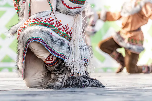 Vestuário Tradicional Dos Povos Indígenas Norte Casaco Ricamente Decorado Com — Fotografia de Stock