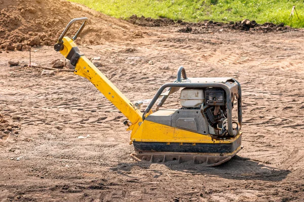 Máquina Vibração Para Compactação Solo Canteiro Obras Colocar Uma Estrada — Fotografia de Stock