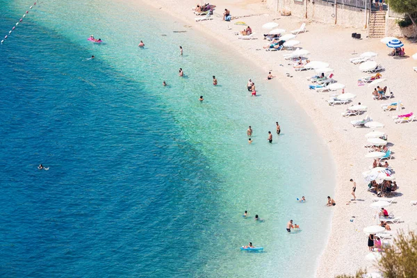 Augustus 2021 Kalkan Turkije Vakantiegangers Zonnebaden Zwemmen Het Openbare Strand — Stockfoto