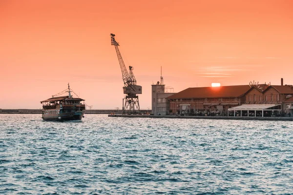 Oktober 2021 Thessaloniki Grekland Kryssningsbåt Och Flytande Restaurang Och Bar — Stockfoto