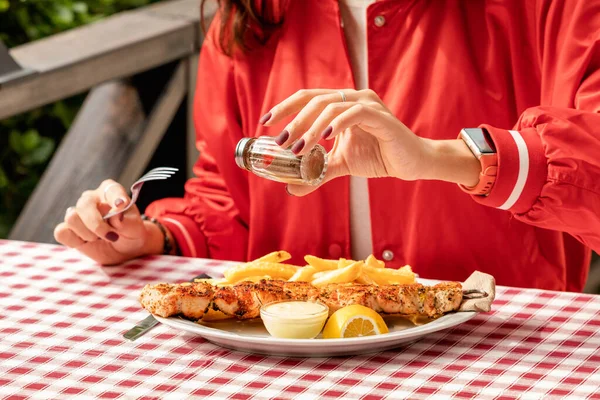 Girl Adds Pepper More Spicy Taste Meat Lunch Restaurant Excess — Stock Photo, Image