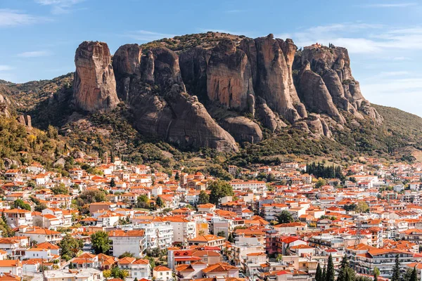位于著名修道院Meteora附近的Kalambaka市的空中景观 希腊旅游住宿和旅馆业的概念 — 图库照片