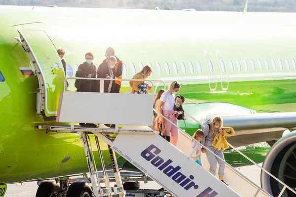 Octubre 2021 Tesalónica Grecia Los Pasajeros Que Llegan Vuelo Aéreo — Foto de Stock