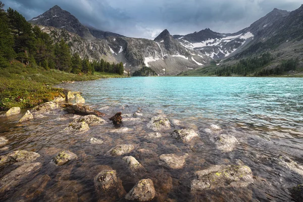 Atmosférická Náladová Krajina Jezera Krepkoye Mlhavého Zamračeného Dne Národní Park — Stock fotografie
