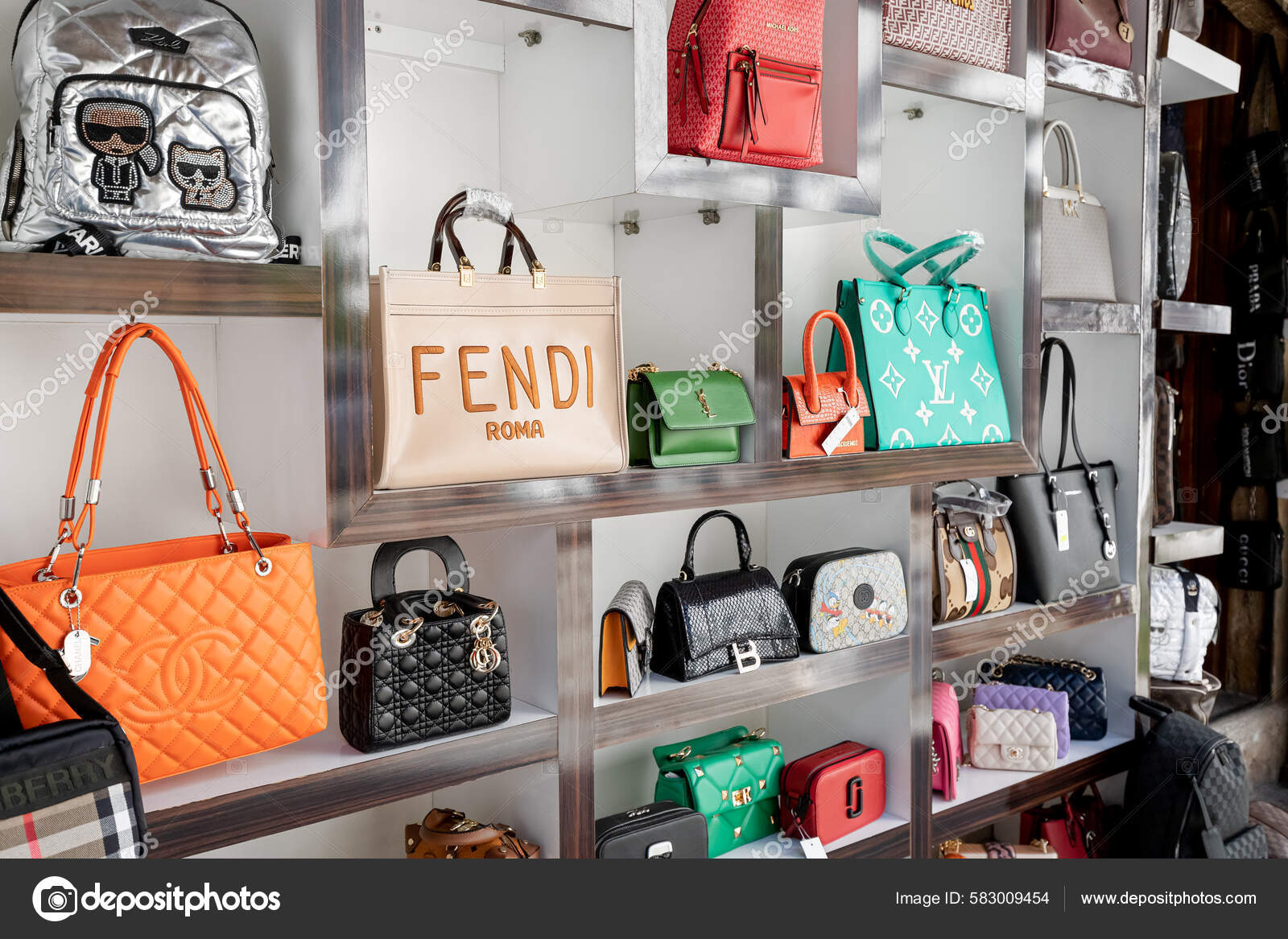 ANTALYA TURKEY - BEST FAKE BRANDS SHOES & BAGS SHOP IS FOUND! 