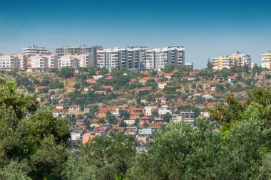 Antalya 'nın Varsak ilçesi, yeşil akciğerli şehir parkı manzaralı. Çevre ve mahalle