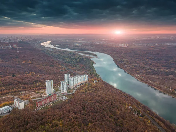 Aerial Cityscape View City Districts Autumn Parks Colorful Trees River — Stockfoto