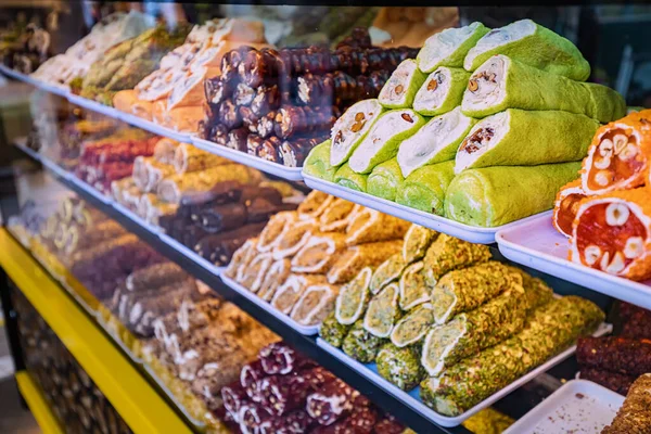 Various Turkish Delights Sweets Traditional Authentic Candy Sale Market Showcase — Fotografia de Stock