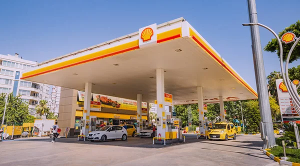 June 2022 Antalya Turkey Motorists Fill Cars Gasoline Diesel Turkish — стокове фото