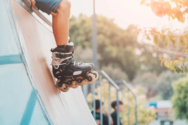 Close Legs Roller Skater Performing Tricks Just Riding Ramp Urban — 스톡 사진