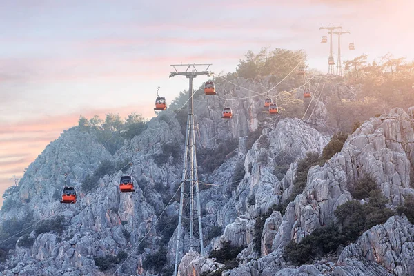 Cable Car Ropeway Carries Tourists Closed Gondolas Viewing Platform High — Stockfoto