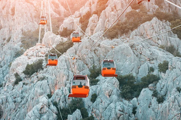 Cable Car Carries Tourists Closed Gondolas Viewing Platform High Mountains — Stockfoto
