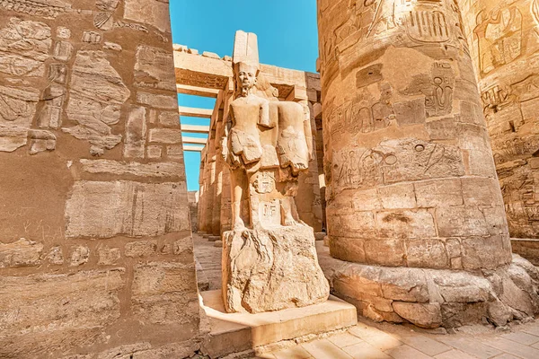 Руины Статуи Фараона Ипостасном Зале Храма Карнак Луксоре Фивах — стоковое фото
